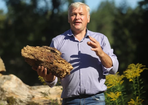 Ivars Rancāns vērpjamos ratiņus atjaunojis pats savām rokām.