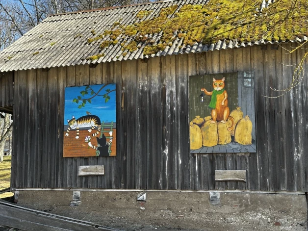 Mākslinieku plenēra radošās izpausmes – Kaķu māja.