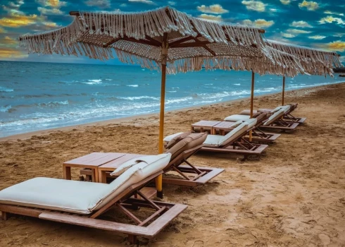 Пляжи Кипра ждут туристов обратно.