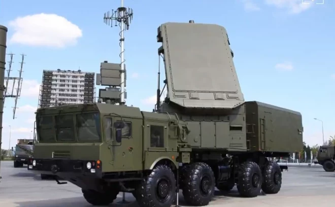 Feodosijā tika trāpīts ļoti vērtīgam objektam – daudzfunkcionālai "S-400" pretgaisa aizsardzības sistēmas radaru stacijai.