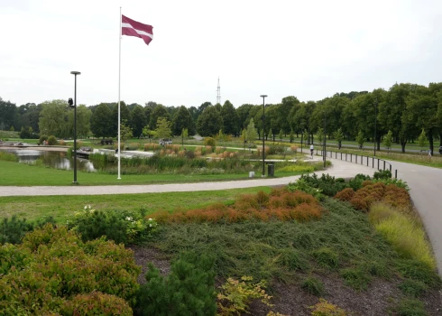 Парк Узварас в Риге перестает быть только символом прошлого и становится частью повседневной жизни.