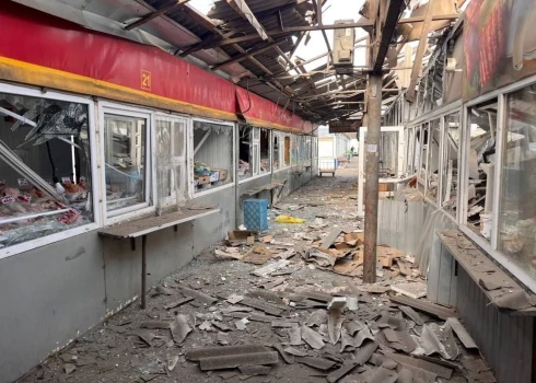 Krievijas iebrucēji ar FPV droniem veica uzbrukumus Nikopoles tirgū.