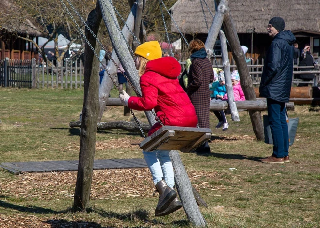 Lieldienās Latvijā kļūs nedaudz siltāks un brīžiem uzspīdēs saule