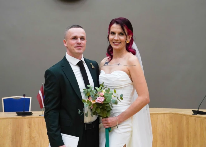 "Neviens nevarēs aizmirst mūsu kāzu dienas datumu!" Augšdaugavas novadā zīmīgā dienā dzimusi jauna ģimene