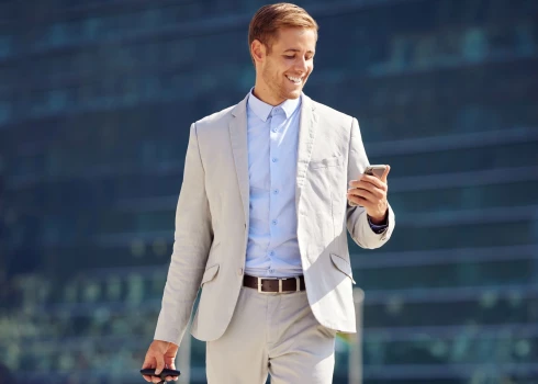 Konkursā remigrantiem un uzņēmējiem pieejams grants līdz 10 000 eiro, kas tiek nodrošināts kā pašvaldības un valsts kopīgs finansējums Vides aizsardzības un reģionālās attīstības ministrijas programmā "Remigrācijas atbalsta pasākums - uzņēmējdarbības atbalsts" (foto: Shutterstock)