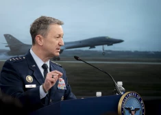 "Viņš ir ievainots, bet ar viņu viss būs kārtībā!" Izglābts arī otrs Irānas notriektā ASV iznīcinātāja apkalpes loceklis