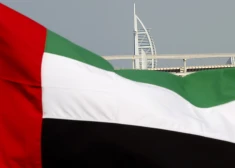 Irānas dronu atlūzas trāpa naftas ķīmijas rūpnīcai AAE, izcēlies ugunsgrēks