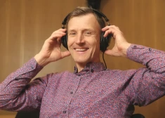 Radio personība Aidis Tomsons pārsteidz ar negaidītu video: viņš ķēries pie dziedāšanas