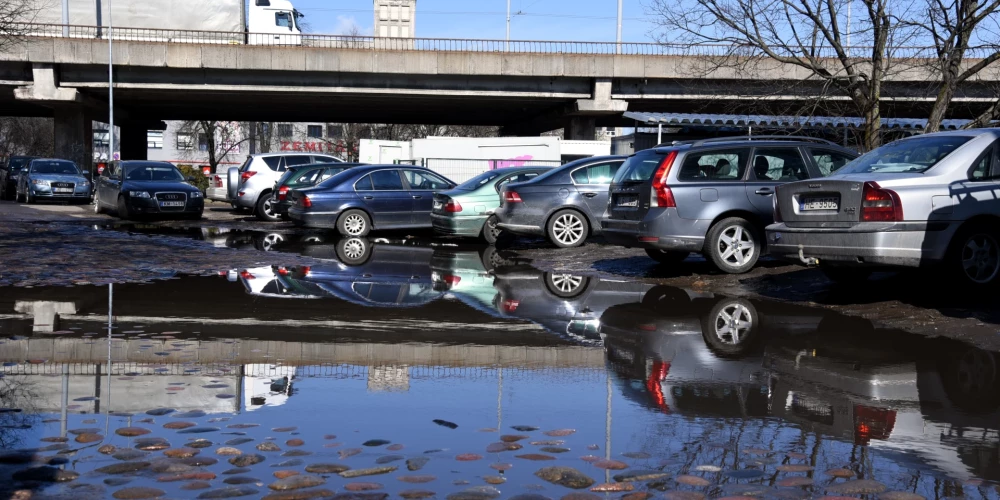 Rīgā briest būtiskas izmaiņas stāvvietu regulējumā.