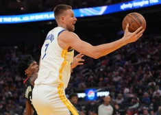 Kristapam Porziņģim deviņi punkti un astoņas atlēkušās bumbas "Warriors" zaudējumā