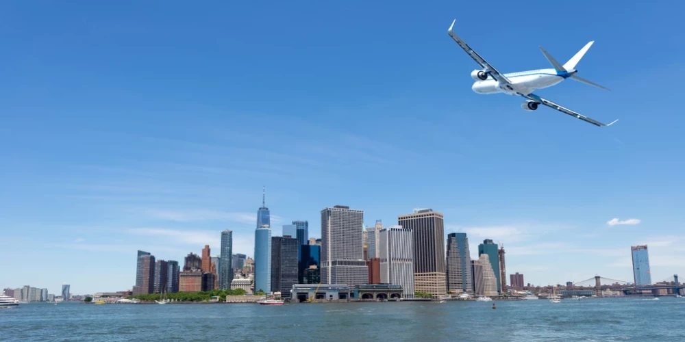 Mazulis piedzimis lidmašīnā, kas bija ceļā uz Ņujorku.