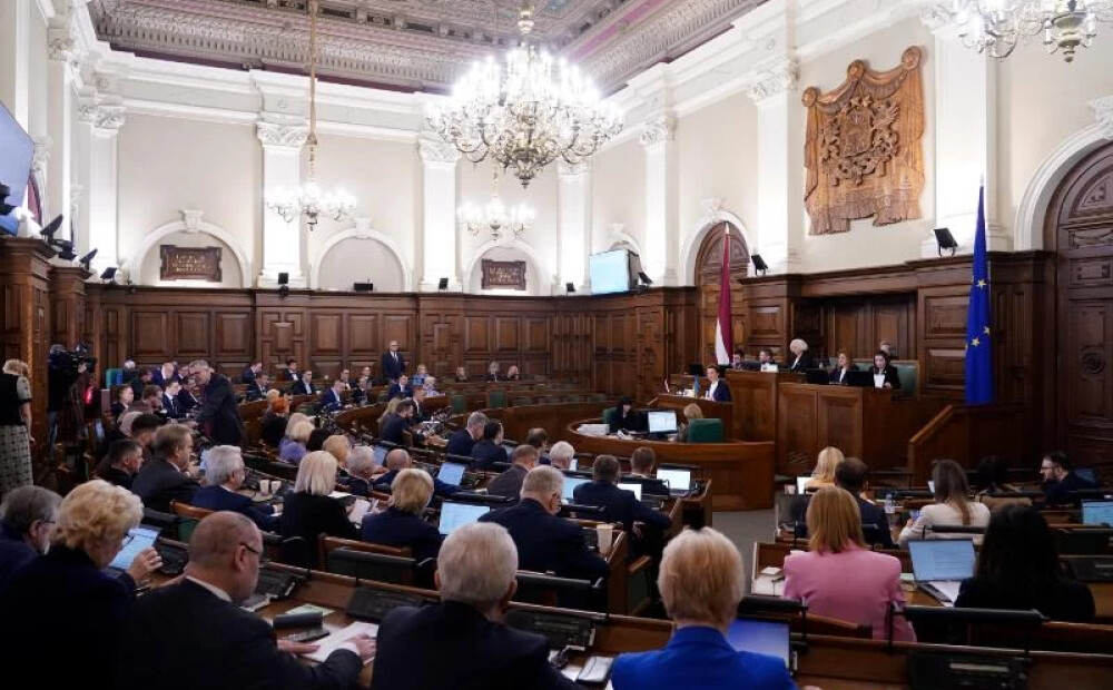 Izmaksāti 7645 eiro – atklāj, kurš no Saeimas deputātiem februārī saņēmis vislielāko atalgojumu