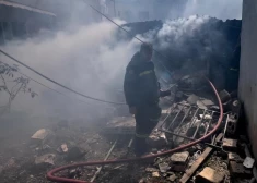 Irāna pastiprina triecienus un piedraud ar "iznīcinošu atriebību"