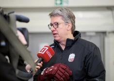 Pirms gaidāmajām pārbaudes spēlēm Austrijā  hokeja izlases treniņiem pievienojas četri spēlētāji