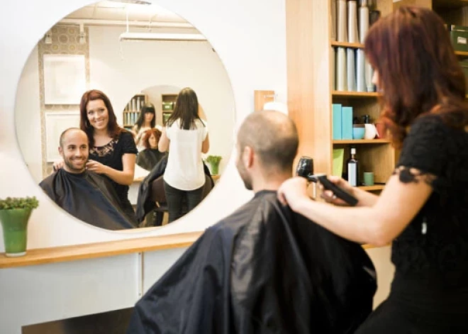 Erekcija friziera krēslā. Vai man jābūt greizsirdīgai?