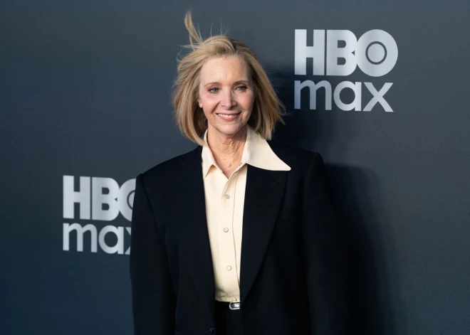 "До меня никому не было дела": Лиза Кудроу чувствовала себя лишней на фоне остальных звезд сериала "Друзья"