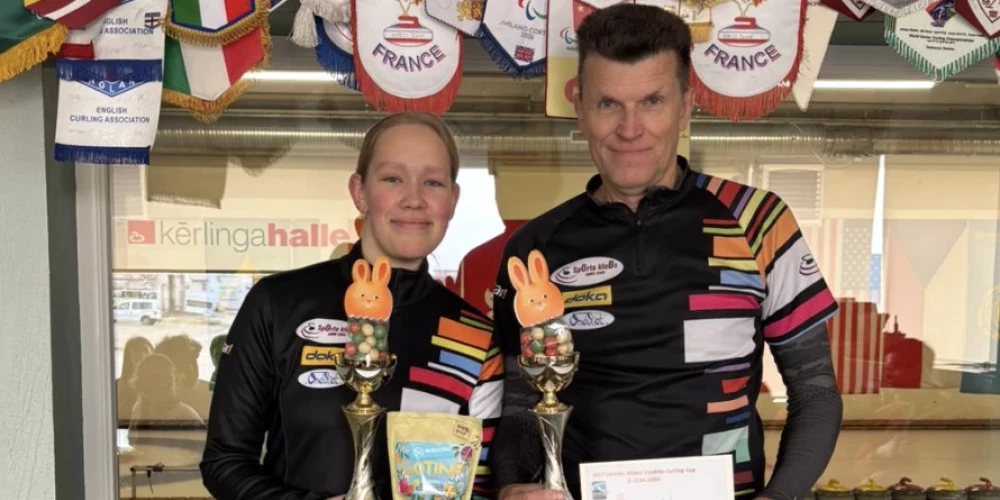 Dārta un Ansis Regžas starptautiskajā kērlinga turnīrā Rīgā ieņem trešo vietu.