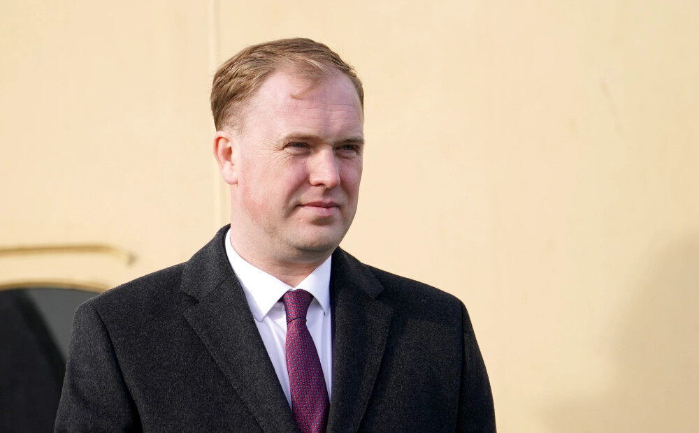 Valainis: virspeļņas nodoklis motivēs degvielas mazumtirgotājus pēc iespējas ātrāk samazināt cenu