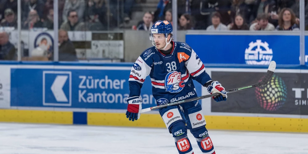 Rūdolfs Balcers demonstrē rezultatīvu hokeju izslēgšanas spēlēs.