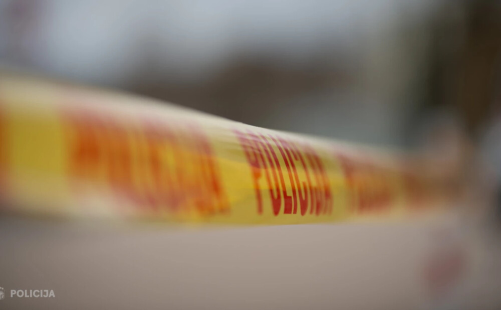 Gulbenē dzīvoklī atrasts noslepkavots vīrietis; aizturētas trīs personas