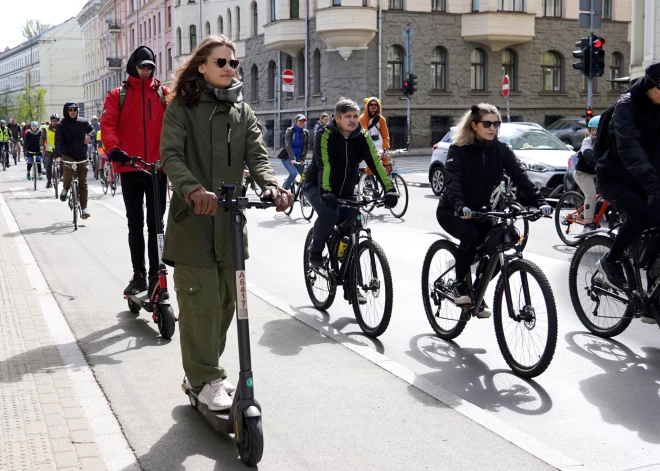 Латвийские велосипедисты возмущены новыми правилами дорожного движения