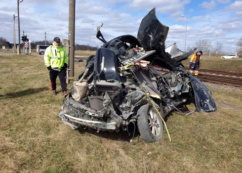 Ceļu satiksmes negadījums uz dzelceļa pārbrauktuves Motoru ielā, Daugavpilī.