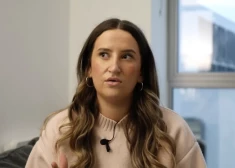 "Šī slimība lika man domāt, ka esmu briesmone" - 22 gadus vecai sievietei nosaka šokējošu diagnozi