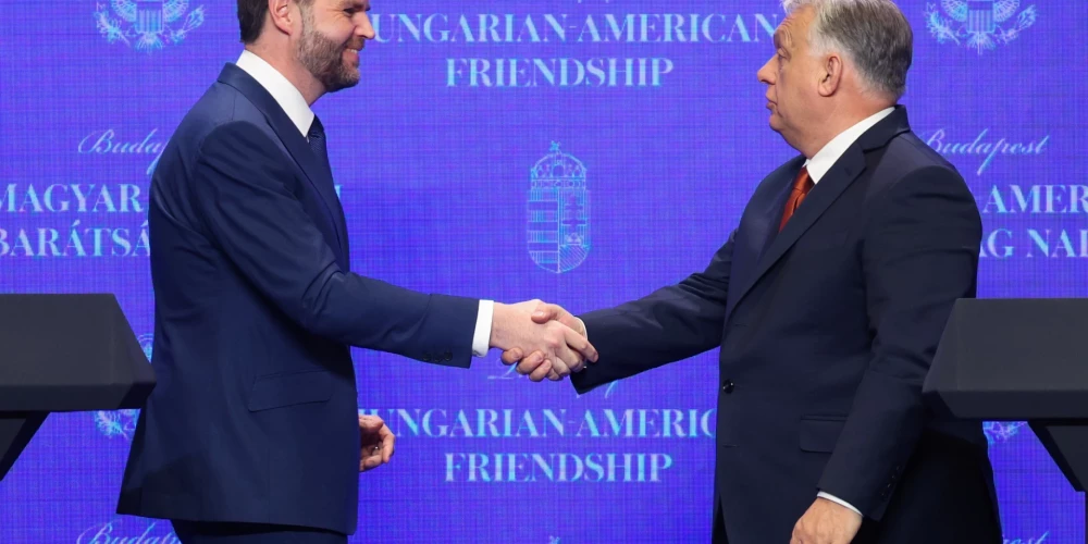 ASV viceprezidents Džeimss Venss un Ungārijas premjerministrs Viktors Orbāns
