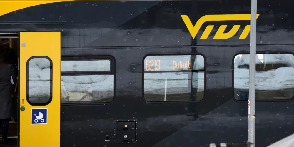 Kontakttīkla bojājuma dēļ ir apturēta elektrovilcienu satiksme Tukuma līnijā posmā Zasulauks-Priedaine. Tādējādi elektrovilcieni šajā posmā nekursē.