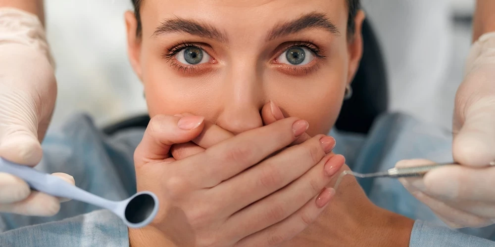 Profesionālo zobu higiēnu nedrīkst veikt biežāk kā reizi trijos mēnešos, jo līdzekļi, ko izmanto higiēnists, ir abrazīvi un spēcīgi.