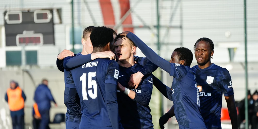 "Daugavpils" futbolisti līksmo par vārtu guvumu (foto: Margarita Vigule)