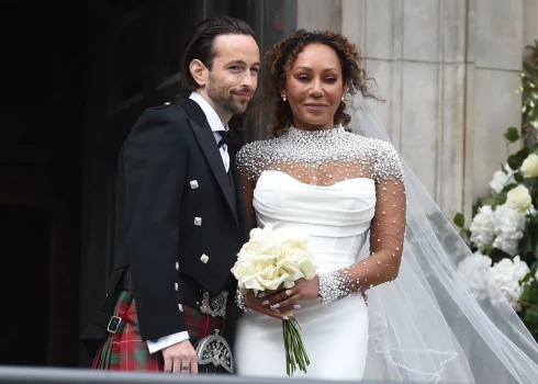 2025. gada 5. jūlijā Svētā Pāvila katedrālē Londonā “Spice Girls” dalībniece Mela B apprecējās ar slavenību frizieri Roriju Makfī.