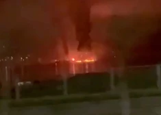 Pēc ukraiņu trieciena paralizēta Krievijas galvenās Melnās jūras naftas eksporta ostas darbība Novorosijskā