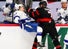 Girgensona pārstāvētā "Lightning" izbraukuma spēlē Kanādā zaudē "Senators"