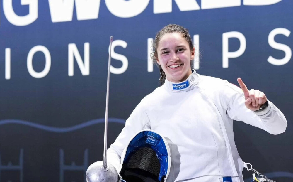 Vēsturisks sasniegums: Sofija Prošina kļūst par pasaules čempioni paukošanā junioriem