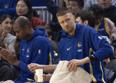 Porziņģis nespēlē kājas sāpju dēļ, "Warriors" pārtrauc ieilgušo zaudējumu sēriju