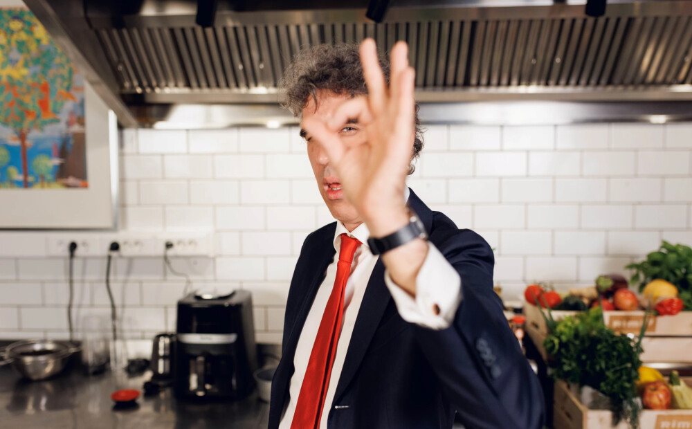 Zibenīgi un karaliski - ātrā zaļā pasta ar jūras veltēm Mārtiņa Sirmā gaumē