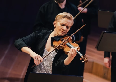 Винета Сарейка — латвийская скрипачка, сделавшая заметную международную карьеру. 