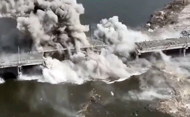 Ukrainas bruņotie spēki izvēlējās mērķi — tiltu pār Konkas upi, ko krievi izmantoja, lai apgādātu savus okupācijas spēkus upes salās.