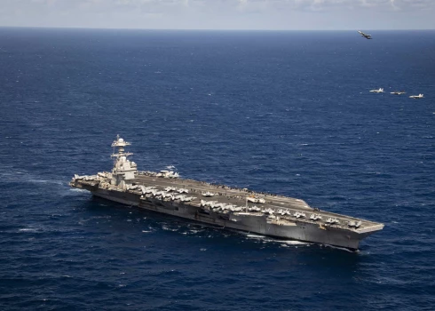 Irāna piekritusi uz laiku atkal atvērt kuģošanai Hormuza šaurumu.