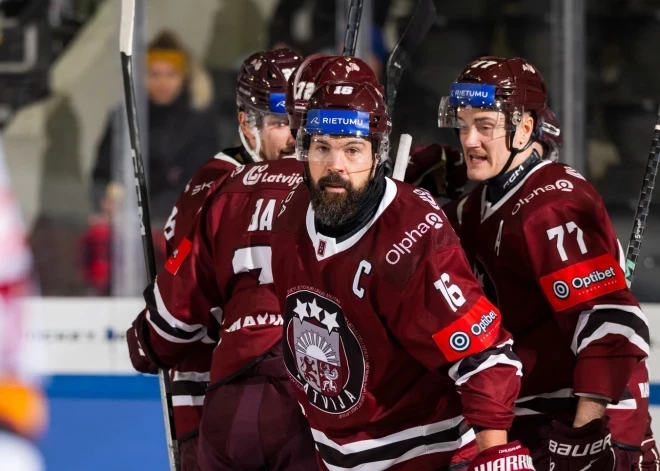 Latvijas hokeja izlase gaida papildinājumus, kandidātu lokā arī kapteinis Kaspars Daugaviņš