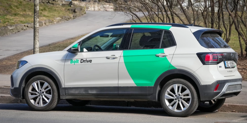 Koplietošanas automašīna ''Bolt Drive''.