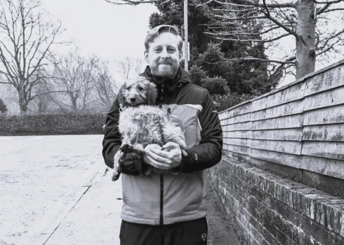 Maikls Kempbels zaudēja cīņu ar smagu slimību.