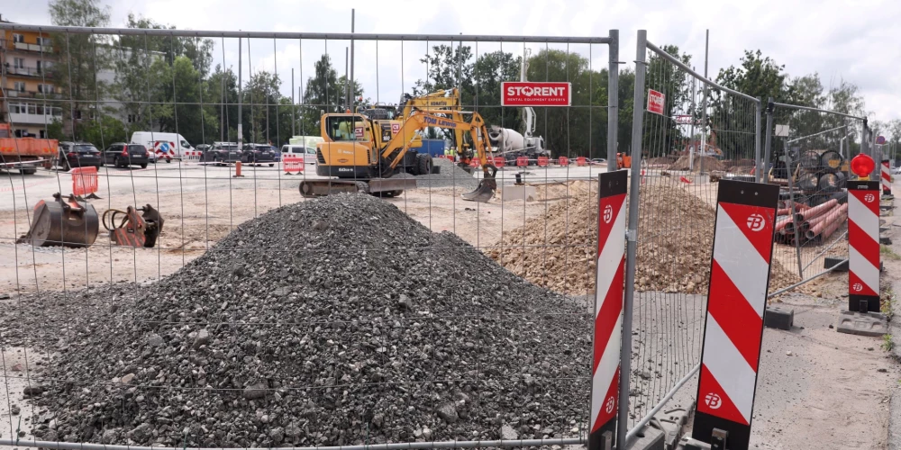 Būtisks sadārdzinājums kavē ceļu un tiltu būvniecības darbus.