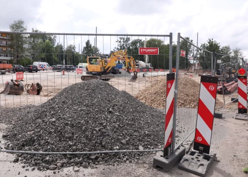Būtisks sadārdzinājums kavē ceļu un tiltu būvniecības darbus.