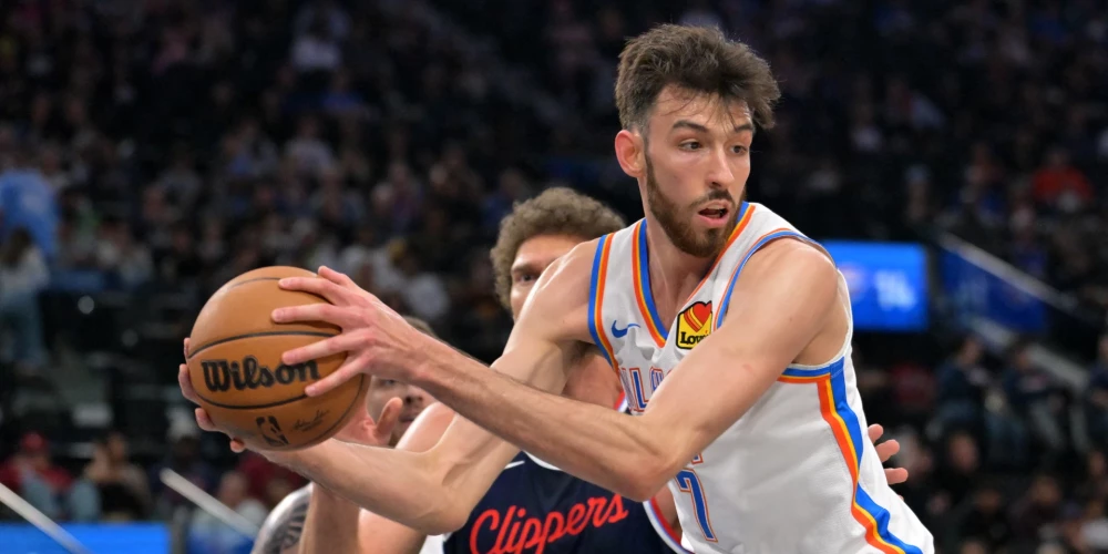 Četam Holmgrenam sezonas spēle komandas septītajā uzvarā pēc kārtas.