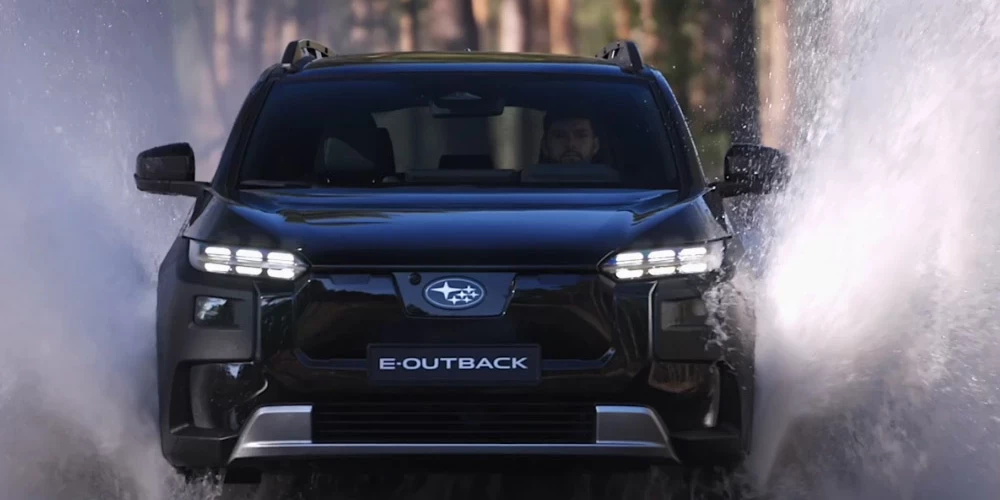 Subaru ļāva izmēģināt E-Outback gan asfalta drošas braukšanas trasē, gan prasīgā bezceļā.
