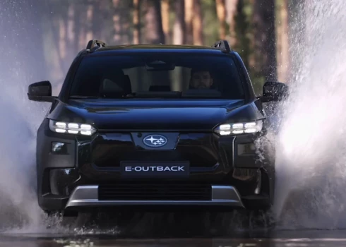 Subaru ļāva izmēģināt E-Outback gan asfalta drošas braukšanas trasē, gan prasīgā bezceļā.