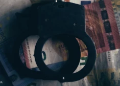 Solīja 4000 eiro mēnesī Grieķijā: Valsts policija aiztur personas aizdomās par sieviešu izmantošanu