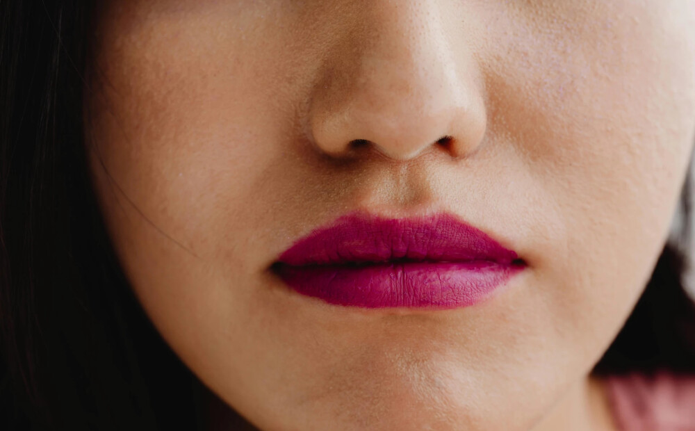 Ne tikai sausums un lobīšanās: simptomi uz lūpām, kas var liecināt par bīstamu diagnozi